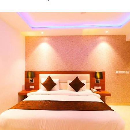 Hotel Royal Sky Luxury Near Delhi Airport Nowe Delhi Zewnętrze zdjęcie