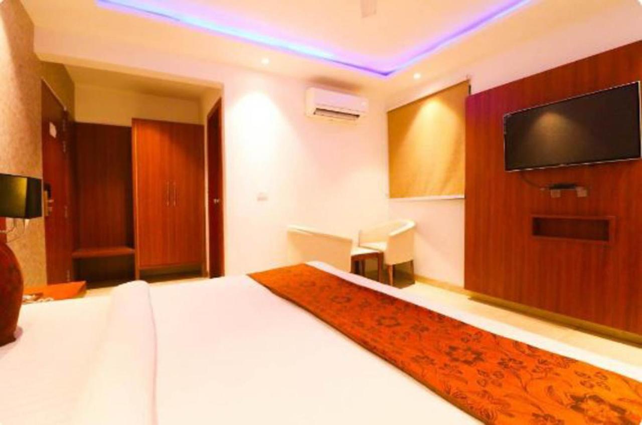 Hotel Royal Sky Luxury Near Delhi Airport Nowe Delhi Zewnętrze zdjęcie